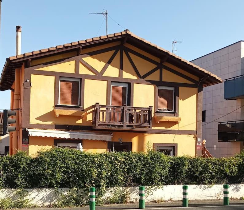 イルンPreciosa Casa Bi-Familiar Al Lado De Donosti.アパートメント エクステリア 写真